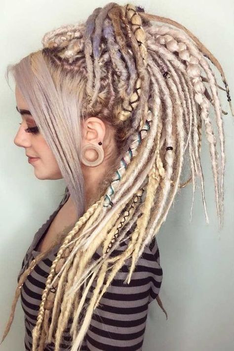 Shakira Hair, Partial Dreads, Dreadlocks Girl, Blonde Dreadlocks, Blonde Dreads, Dreads Girl, Beautiful Dreadlocks, Dreadlock Styles, Dreads Styles