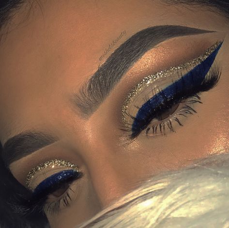 15 Makeup Looks Royal Blue, Royal Blue Make Up Looks, Royal Blue Eye Makeup Prom, Dark Blue And Gold Makeup, Quinceanera Makeup Royal Blue And Gold, Quince Makeup Royal Blue And Gold, Makeup Looks Royal Blue, Quince Makeup Blue Silver, Royal Blue Makeup Looks Quince Natural