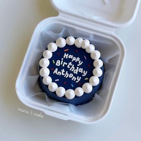 Birthday Bento Cake Ideas For Boyfriend, Birthday Bento Cakes For Boyfriend, Bento Cake Simple Design, Bento Cake Birthday Boyfriend, Bento Cake Design For Boyfriend Birthday, Simple Bento Cake Design, Korean Cake For Boyfriend, Mini Birthday Cake For Him, Bento Cake Simple