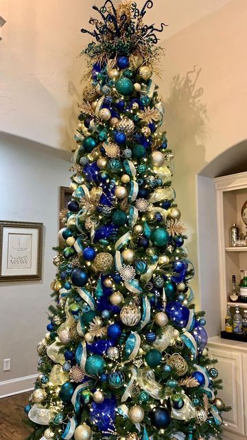 Peacock Colour Christmas Tree, Peacock Christmas Trees, Dark Teal Christmas Tree, Peacock Inspired Christmas Tree, Peacock Color Christmas Tree, Aqua And Gold Christmas Tree, Peacock Xmas Tree, Gold And Turquoise Christmas Tree, Christmas Tree Themes Green