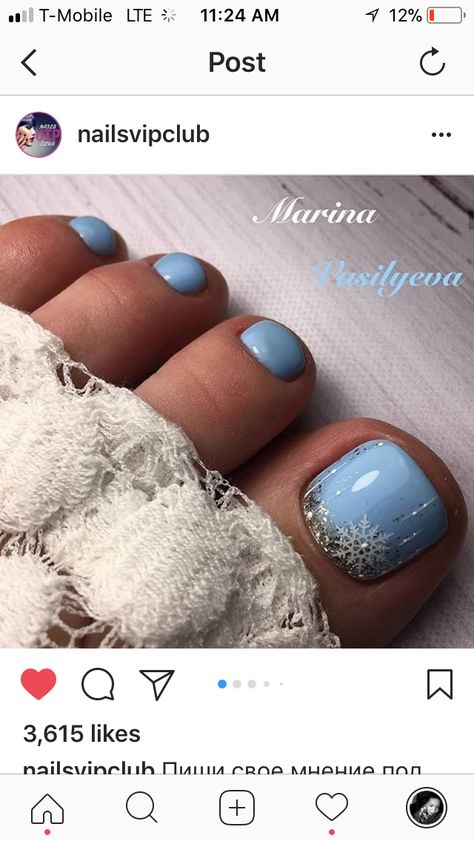 Christmas Toe Colors, Pedicure Snowflake Design, December Toe Nail Colors, Pedicure For Christmas, Xmas Toes Nails, New Year Pedicure Ideas, January Pedicure Ideas, Christmas Nail Designs For Toes, January Pedicure Colors Toenails