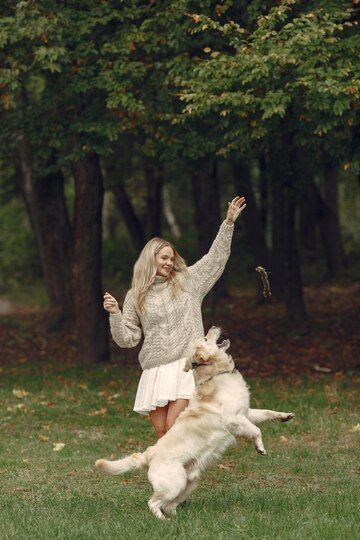 Lifestyle Photography With Dogs, Model And Dog Photoshoot, Senior Picture Ideas With Chickens, Dog And Woman Photography, Picture With Dog Ideas, Woman With Dog Photography, Photoshooting Dog Girl, Poses With Dogs Ideas, Woman And Dog Photoshoot