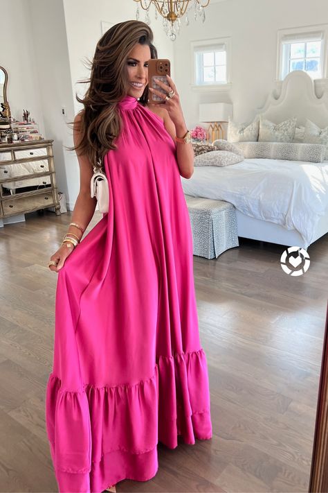 Hot Pink Maxi Dress Outfit, Bright Pink Dress Outfit, Pink Maxi Dress Outfit, Hot Pink Dress Outfit, Hot Pink Summer Dress, Emily Gemma Outfits, Outfit Ideas Party, Emily Ann Gemma, Hot Pink Maxi Dress