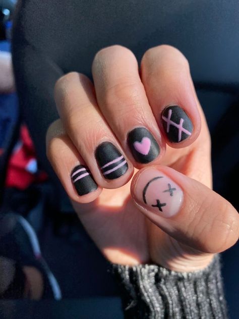 Matt Sturniolo Inspired Nails, Mgk Nails, Masc Nails, Pink And Black Nails, Dirty Nails, Men Hands, Pink Black Nails, Mens Manicure, Cute Easy Nail Designs