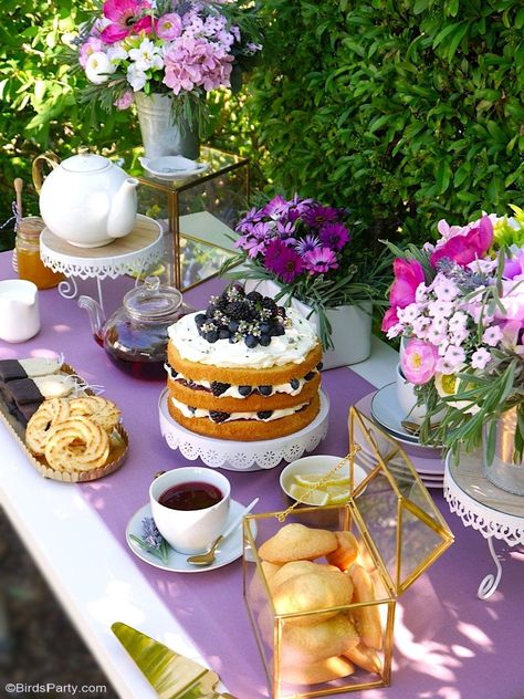 A Lavender Tea Party and Tablescape for Mother's Day - easy but pretty styling tips and ideas, recipes and DIY printables to celebrate mom! #mothersday #teaparty #teapartyideas #springbrunch #lavendertablescape #lavenderparty #mothersdaytablescape Garden Party Foods, Lavender Tea Party, Garden Party Food, Tea Party Menu, Garden Party Recipes, Spring Tea Party, Hp Sauce, Vintage Tea Parties, English Tea Party