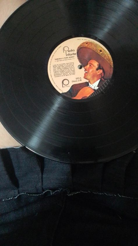 80s Latina Aesthetic, Pedro Infante Aesthetic, Banda Aesthetic Mexico, Mexican Nostalgia, Old Mexico Aesthetic, Vintage Mexican Aesthetic, Vintage Mexican Art, Mexican Catholic Art, Latino Aesthetic