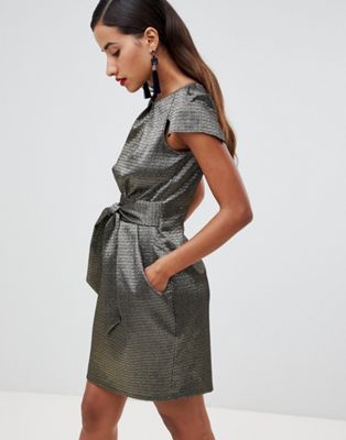 Closet London metallic tulip dress Svecane Haljine, Wardrobe Consultant, Tulip Dress, Uniform Fashion, London Dresses, Feminine Dress, Metallic Dress, Glam Rock, Pop Fashion