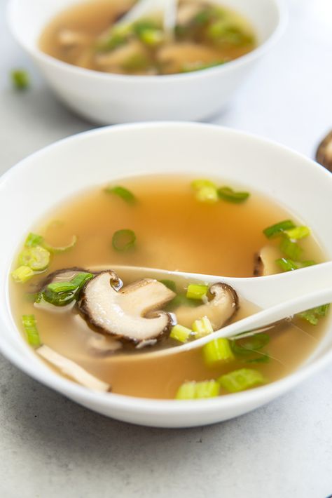 Homemade Miso Soup, Veggie Lunches, Homemade Miso, Rethink Your Drink, Soup With Mushrooms, Asian Soup Recipes, Miso Soup Recipe, Shiitake Mushrooms, Asian Soup