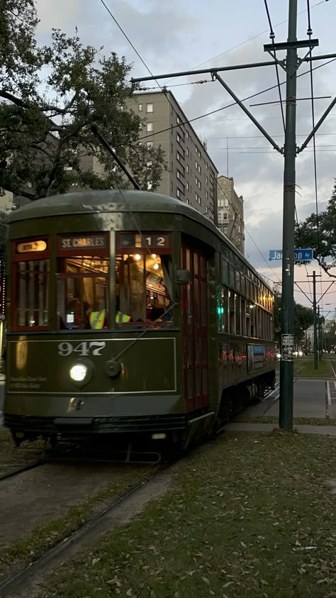 #neworleans #aesthetic Nola Aesthetic Core, Tulane University Aesthetic, Tulane Aesthetic, Nola Aesthetic, Louisiana Aesthetic, New Orleans Aesthetic, New Orleans City, City Aesthetic, Travel Inspo