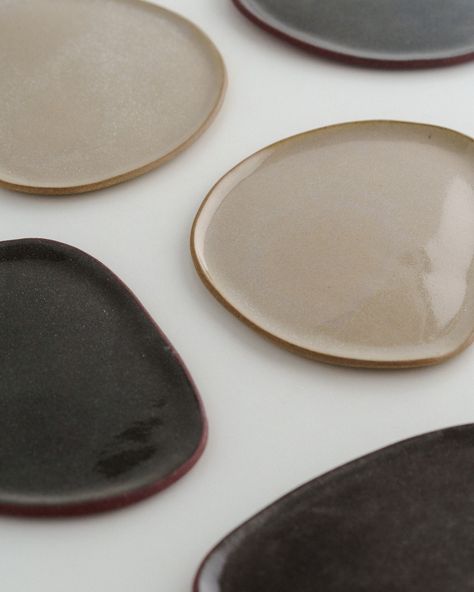 Discover the beauty in simplicity with our handcrafted stoneware plates. Each piece, a blend of organic shapes and earthy tones, is designed to elevate your dining experience. Embrace the art of dining with these exquisite, minimalist plates. How would you style these plates for your next event? Share your ideas with us! #finedining #craftedwithlove #ArtisanCrafted #moderntableware #tabletopstyle #DiningInStyle #organicdesign ##ceramıclove #handmadeceramics #dinnerwaredesign Minimalist Plates, Stoneware Plates, Modern Tableware, Beauty In Simplicity, Organic Design, Organic Shapes, Dining Experience, Earthy Tones, Fine Dining