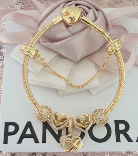 Gold Pandora Bracelet Charms, Pandora Gold Charm Bracelet, Pandora Gold Bracelet, Gold Pandora Bracelet, Pandora Safety Chain, Gold Pandora, Pandora Bracelet Charms Ideas, Xmas Wishlist, Pandora Gold