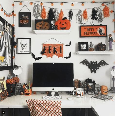 Cubical Ideas, Halloween Cubicle, Office Halloween Decorations, Work Desk Decor, Office Halloween, Halloween Office, Work Cubicle, Diy Halloween Decor, Cubicle Decor