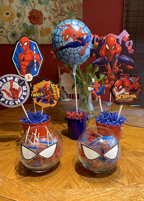 Spidey Birthday Centerpieces, Diy Spider Man Centerpieces, Spiderman Birthday Centerpieces, Spiderman Centerpieces Diy, Spiderman Birthday Party Centerpieces, Spider Man Table Center Piece, Spider Man First Birthday, Spider Man Centerpieces Birthdays, Spidey And His Amazing Friends Centerpieces