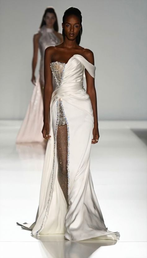 Ralph And Russo Dress, Ralph Russo, Ralph And Russo, Ethnic Outfits, Engagement Dresses, Runway Dresses, Wedding Dress Couture, Pageant Dress, Glam Dresses