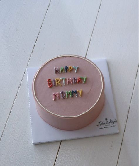 Happy Birthday Mommy Cake, Korean Minimalist Cake, Happy Birthday Mommy, Minimalist Cake, Buttercream Cake, Cake Designs, Birthday Ideas, Butter Cream, Enamel Pins