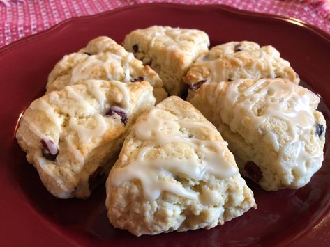 These cranberry-orange scones with walnuts are the perfect addition to a holiday breakfast buffet or served with tea or mulled cider on a winter afternoon. Pecan Scones, Lemon Cranberry, Walnuts Recipe, Cranberry Orange Scones, Cranberry Scones, Cranberry Orange Muffins, Orange Scones, Walnut Recipes, Scones Recipe