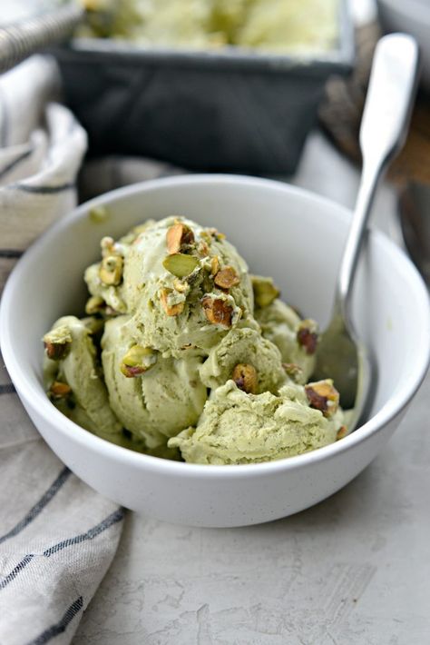 No-Churn Pistachio Ice Cream l SimplyScratch.com #nochurn #easy #icecream #pistachio #pistachiobutter #cooltreat #homemade Condensed Milk Ice Cream, Pistachio Paste, Pistachio Gelato, Gelato Recipe, Pistachio Butter, Making Whipped Cream, Pistachio Ice Cream, Milk Ice Cream, No Churn Ice Cream