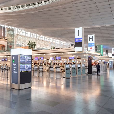 Eindhoven Airport, Paris Airport, Airport Aesthetic, Airport Terminal, Manchester Airport, Gatwick Airport, Airport Design, Toronto City, Best Airlines