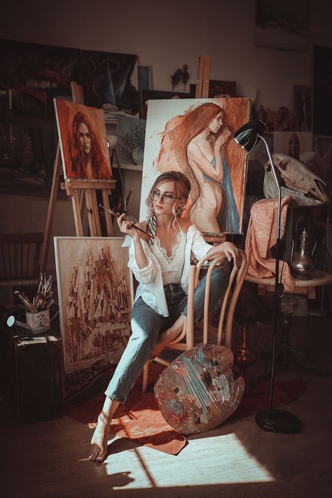 Painter Girl Aesthetic, Painting Photoshoot, Love Canvas Painting, Painter Photography, Interior Design Secrets, Canvas Painting For Beginners, Artsy Photography, Art Studio Room, Painting For Beginners