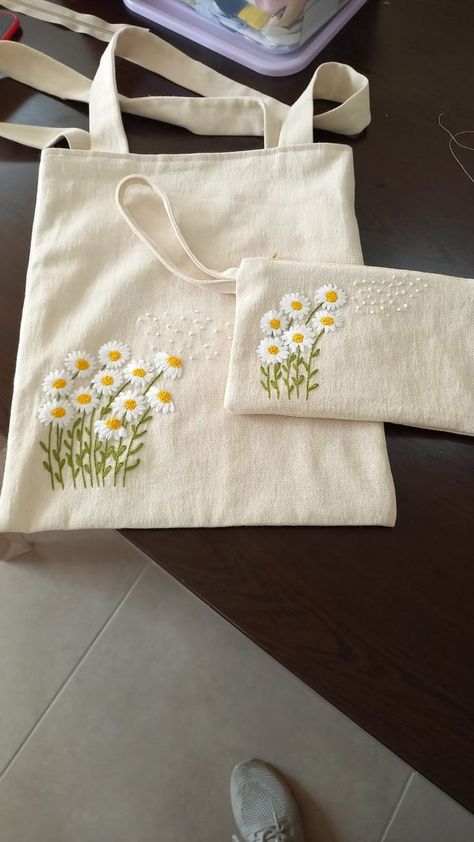 Hand Bag Embroidery Designs, Embroidered Bags Diy Ideas, Embroidery Designs On Tote Bags, Tote Embroidery Bag, Embroidery Products Ideas, Tote Bags Embroidery Ideas, Embroidery Designs Tote Bag, Embroidery Bags Ideas, Tote Bag Design Embroidery