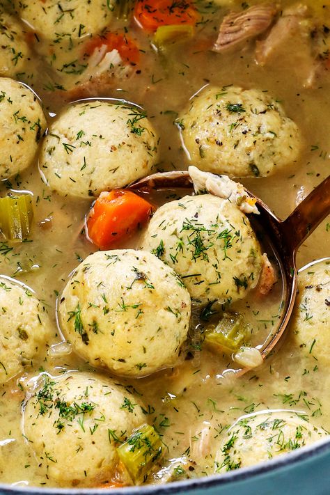 Matzo Ball Soup (Floaters or Sinkers!) + VIDEO Matzah Ball Soup Crockpot, Chicken And Matzo Ball Soup, Slow Cooker Matzo Ball Soup, Motzabal Recipe, Easy Matzo Ball Soup, Best Matzo Ball Soup Recipe, Masa Ball Soup, Mozzarella Ball Soup, Crockpot Matzo Ball Soup