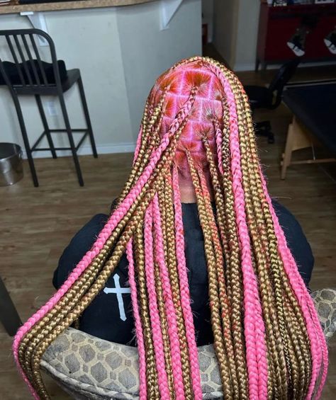 Honey Blonde And Pink Braids, Hair Color Combos, Peekaboo Braids, Pink Red Hair, Braiding Hair Colors, Girl Baddie, Aesthetic Hairstyles, Hairstyles For Black Hair, Cute Box Braids