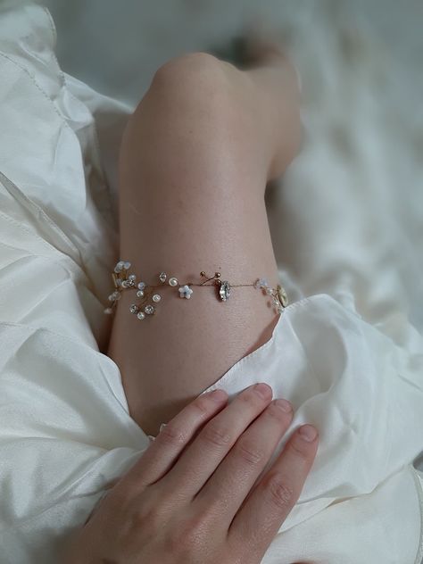 Wedding Baby Breath, Boho Wedding Garter, Baby Breath Wedding, Thigh Jewelry, Wedding Toss, Wedding Binder, Tiny White Flowers, Vintage Bridal Shower, Baby Breath