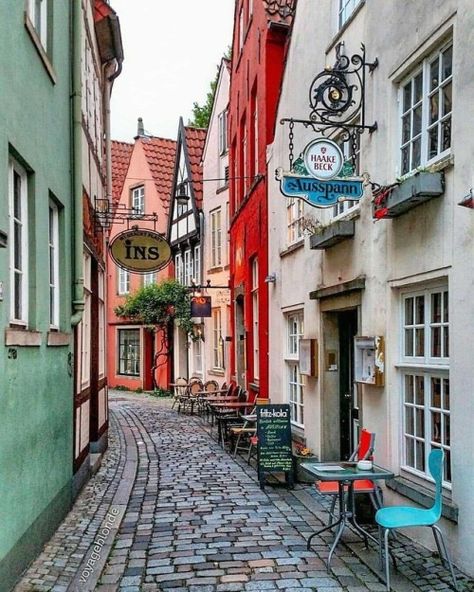 Europe Street, Voyage Europe, Beautiful Villages, Urban Sketching, Street Scenes, Germany Travel, Great Pictures, 그림 그리기, Wonderful Places