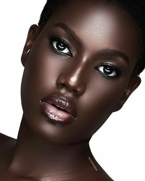 African Makeup, Natural Portrait, Makeup For Black Skin, Skin Retouching, Black Photography, Dark Skin Beauty, Flawless Beauty, Dark Skin Makeup, Dark Skin Women