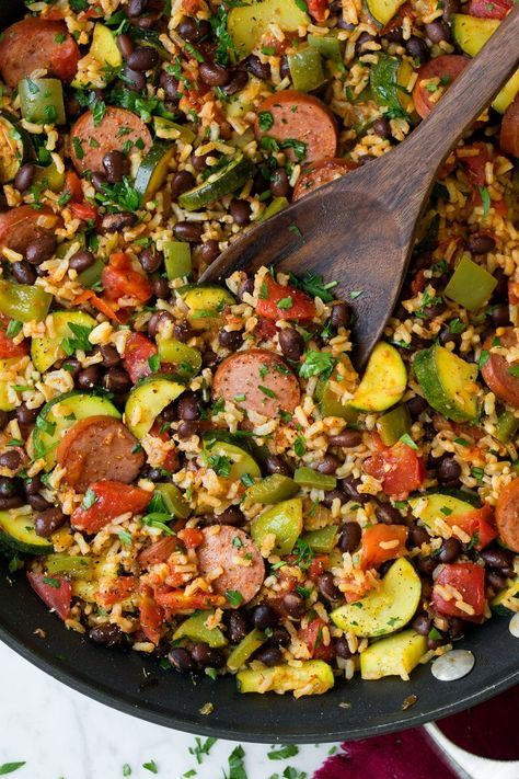 Rice With Zucchini, One Pan Sausage, Brown Rice Cooking, Zucchini Rice, Pan Sausage, Easy Weeknight Dinners Healthy, Sausage And Veggies, Sausage Rice, Rice Skillet