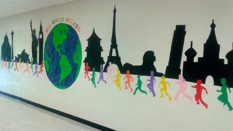 At Alcova Elementary in Dacula, GA, students will be ready to travel the world as soon as they walk down the hallway to their classrooms! Room Door Ideas, Trendy Classroom, Travel Theme Classroom, Elementary Classroom Themes, School Hallway, Around The World Theme, Elementary Classroom Decor, Class Theme, School Murals