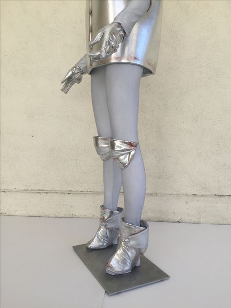 Tim Man Costume, Tin Woman Costume, Tinman Costume Diy, Tinman Costume, Tin Man Costume For Women, Tin Man Costume, Tin Man Halloween Costume, Wizard Of Oz Costumes Diy, Tin Man Costumes