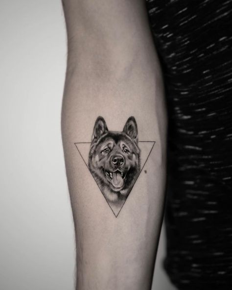 Japanese Akita Tattoo, American Akita Tattoo, Akita Tattoo Ideas, Akita Dog Tattoo, Akita Tattoo, Tattoo Ideas Tiny, Pet Portrait Tattoos, American Akita Dog, Neo Trad Tattoo