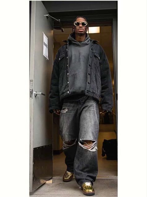 Balenciaga Destroyed Jeans, Distressed Baggy Jeans Outfit, Balenciaga Jeans Outfit, Big Jeans Outfit Men, Balenciaga Baggy Jeans, Super Baggy Jeans Outfit Men, Black Baggy Jeans Outfit Men, Ripped Jeans Inspo, Super Baggy Jeans Outfit