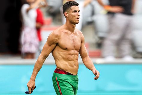 Ronaldo Shirtless, Cristiano Ronaldo Shirtless, Cristiano Ronaldo Body, Ronaldo Pictures, Ronaldo Cristiano, Letting Go Of Him, Man United, Picture Collection, Blackpink Photos