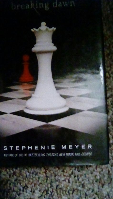 Novels Romance, Twilight Breaking Dawn, Stephenie Meyer, Breaking Dawn, Fiction Novels, The Twilight Saga, Twilight Saga, Book Sale, New Moon