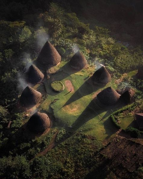 Wae Rebo, Komodo National Park, Island Tour, Komodo, Trik Fotografi, Alam Yang Indah, Tourist Destinations, Holiday Travel, The Rise