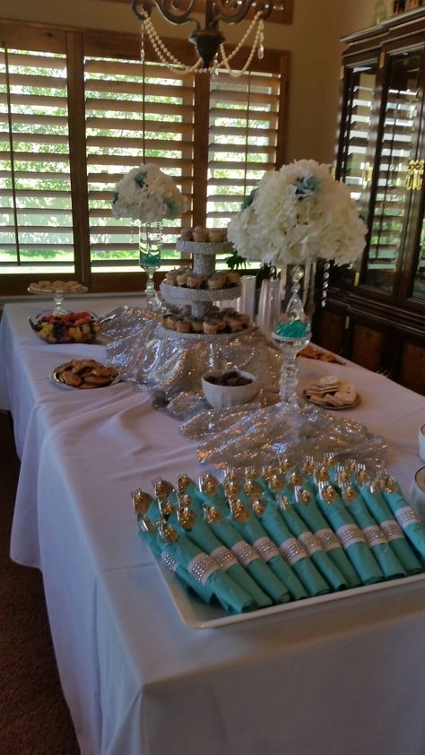 Breakfast At Tiffanys Birthday Theme, Tiffany Birthday Theme, Bridal Shower Breakfast At Tiffanys, Breakfast At Tiffany's Aesthetic, Bridal Shower Breakfast, Bridal Shower Food Table, Breakfast At Tiffanys Party Ideas, Tiffany Themed Bridal Shower, Tiffany Birthday