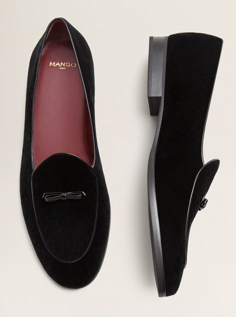 Mango Man - Velvet loafers  Velvet fabric. Leather lining and insole. Rounded toe. Decorative bow. Contrasting trim finish. Velvet Loafers Mens, Loafers Men Outfit, Dress Up Shoes, Velvet Loafers, Contrasting Trim, Men Loafers, African Men Fashion, Cool Outfits For Men, Mango Man