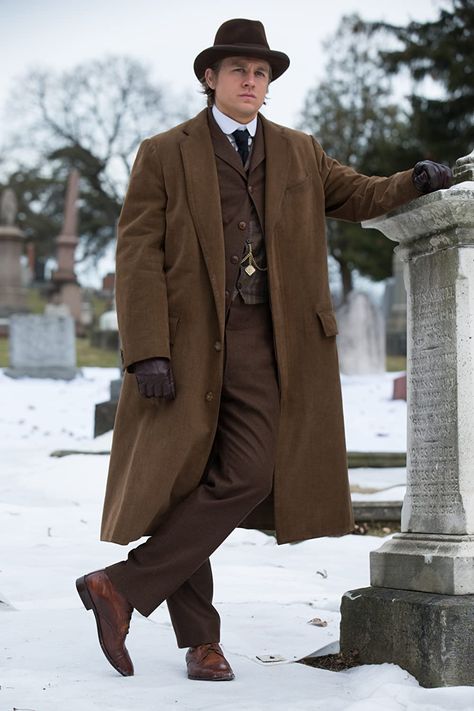 Herren Style, Crimson Peak, 다크 판타지, Charlie Hunnam, Movie Costumes, Gentleman Style, Costume Design, Long Coat, Gentleman