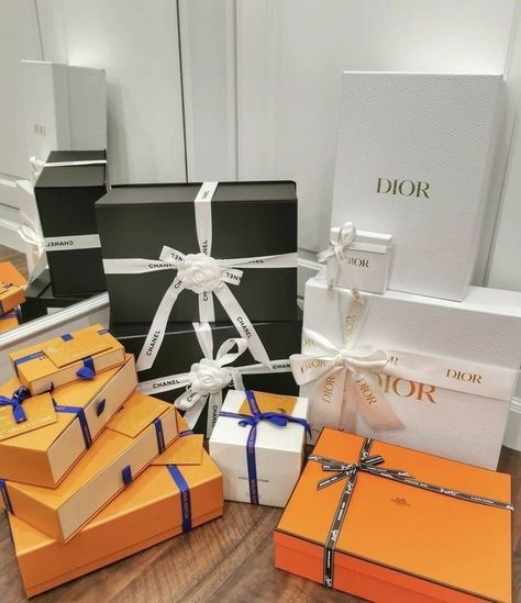 Shopping, luxury, dior, louis vouiton, dior, hermes, channel, aesthetic, rich, me Billionaire Lifestyle Aesthetic, Korean Girl Style, Channel Aesthetic, Money Woman, Aesthetic Money, Luxury Birthday Gifts, Luxury Lifestyle Girly, Shopping Luxury, Luxury Birthday