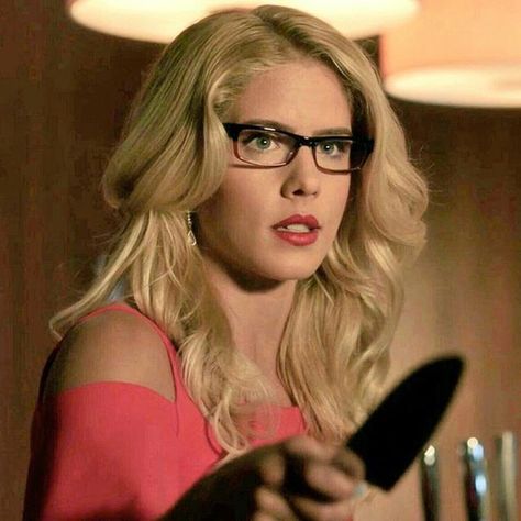 Emily Rickards, Oliver Queen Felicity Smoak, Arrow Felicity, John Diggle, Emily B, Team Arrow, Oliver And Felicity, Arrow Oliver, Felicity Smoak