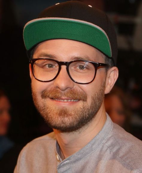 Mark Foster Mark Forster, Mark Foster, German Men, Smash Cake, The Fosters, Star Wars, Stars, Cake, Pins