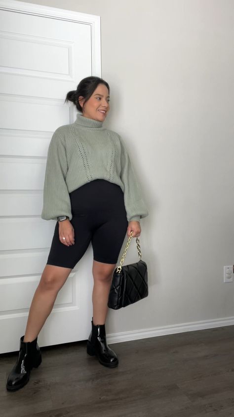 Outfit With Combat Boots, Shorts And Sweater, Combat Boot Outfits, Small Black Purse, Biker Shorts Outfit, Short Black Boots, Fall Stuff, Blouson Sleeve, Fall Sweater