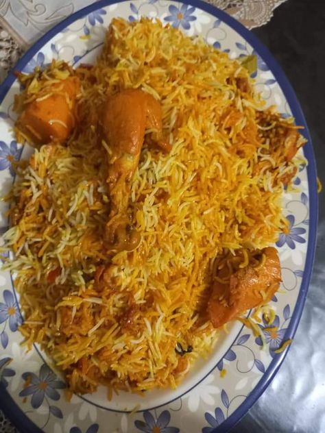 Vegetable Biryani Recipe, Indian Chicken Recipes, Indian Chicken, Biryani Recipe, Snap Food, Easy Healthy Breakfast, Food Snapchat, Biryani, Food Obsession