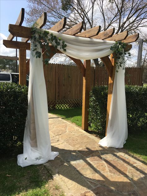 Wedding Arbor Ideas Indoor, Arbor Drapery Wedding, Wedding Arbor Drapery, Pergola Wedding Arch, White Pergola Wedding Decorations, Trellis Decorating Ideas Wedding, Wedding Arbour Ideas, Simple Wedding Arbor Decor, Wedding Ceremony Pergola