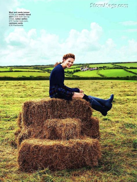 Glamour Uk, Hay Bales, Looking For A Job, Country Farm, Farm Girl, English Countryside, Vintage Tea, Country Life, Farm Life