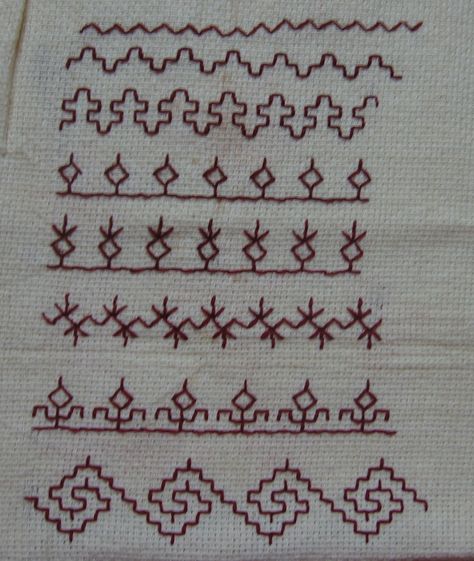 My craft works: kasuti Embroidery Kamal Kadai, Kasuti Embroidery, Swedish Weaving Patterns, Neckline Embroidery, Swedish Embroidery, Stitches Crochet, Kutch Work, Kantha Embroidery, Blackwork Embroidery