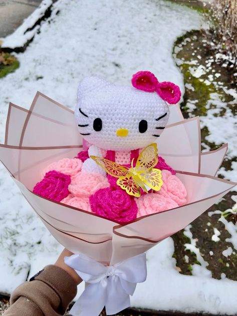 Crochet Hello Kitty Bouquet, Hello Kitty Crochet Bouquet, Knitted Bouquet, Sanrio Crochet, Valentine Craft Gifts, Hello Kitty Amigurumi, Crochet Bouquets, Roses Bouquet Gift, Ribbon Flowers Bouquet