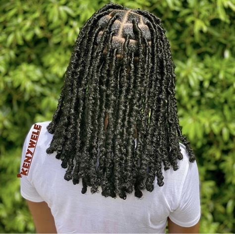 Pinterest: @BoujieD✔️♥️ follow for your daily dose of pins!💕 Butterfly Locs Small Size, Styling Short Butterfly Locs Black Women, Buterfluffy Locs Short, Bob Length Butterfly Locs, Buterflylocks Styles, Beautiful Black Hair, Cute Braided Hairstyles, Faux Locs Hairstyles, Short Locs Hairstyles